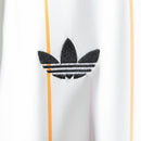 Camisa Reserva do Japão 2026/2027 Adidas Masculina branca com listras verticais finas coloridas e logo Adidas Trefoil clássico.