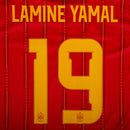 Camisa de futebol da seleção da Espanha titular vermelha com detalhes em azul e amarelo, com a personalização do jogador lamine yamal 19 temporada 2026/2027.